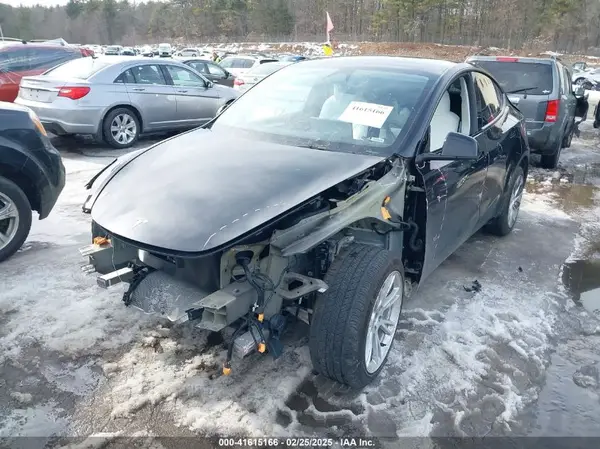7SAYGDEE8PF826989 2023 TESLA MODEL Y - Image 2
