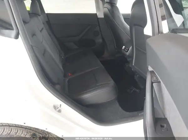 7SAYGDEE8PF828757 2023 TESLA MODEL Y - Image 8