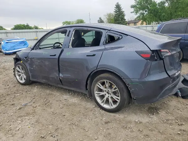 7SAYGDEE8PF833957 2023 TESLA MODEL Y - Image 2