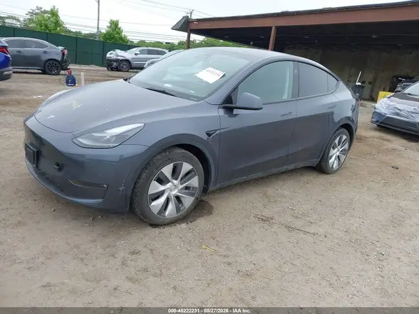 7SAYGDEE8PF845638 2023 TESLA MODEL Y - Image 2
