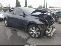 7SAYGDEE8PF853318 2023 TESLA MODEL Y