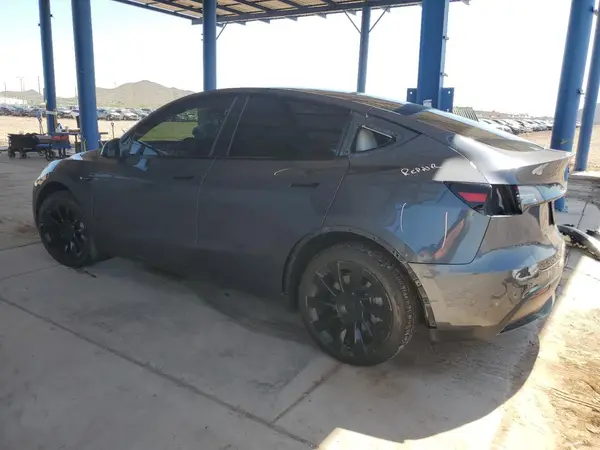 7SAYGDEE8PF858678 2023 TESLA MODEL Y - Image 2