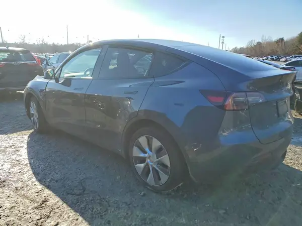 7SAYGDEE8PF860303 2023 TESLA MODEL Y - Image 2