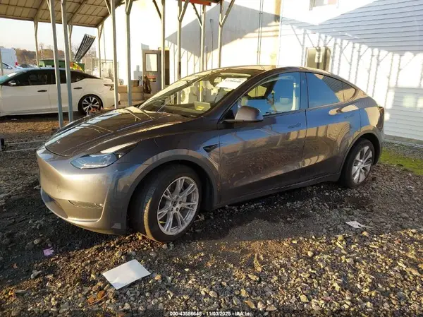 7SAYGDEE8PF861550 2023 TESLA MODEL Y - Image 2