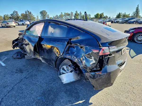 7SAYGDEE8PF861970 2023 TESLA MODEL Y - Image 2