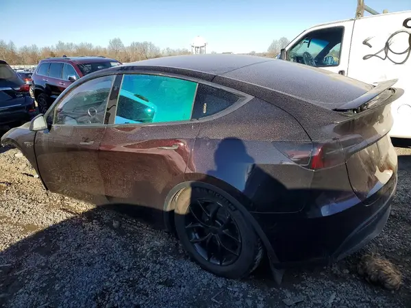 7SAYGDEE8PF863878 2023 TESLA MODEL Y - Image 2