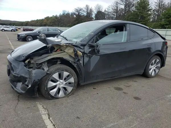 7SAYGDEE8PF867588 2023 TESLA MODEL Y - Image 1