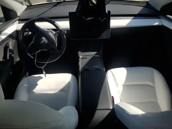 7SAYGDEE8PF873777 2023 TESLA MODEL Y - Image 8