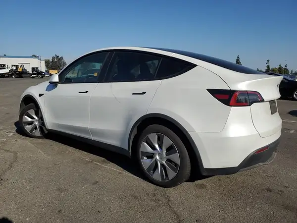 7SAYGDEE8PF875593 2023 TESLA MODEL Y - Image 2