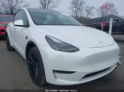 7SAYGDEE8PF877845 2023 TESLA MODEL Y