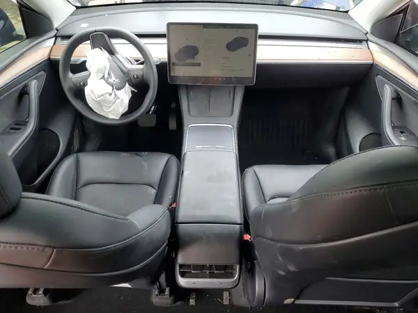7SAYGDEE8PF878574 2023 TESLA MODEL Y - Image 8