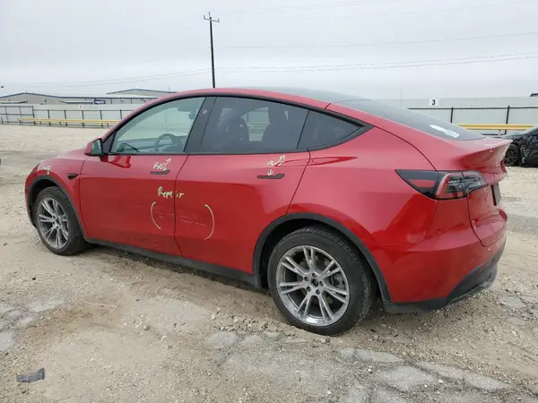 7SAYGDEE8PF880244 2023 TESLA MODEL Y - Image 2