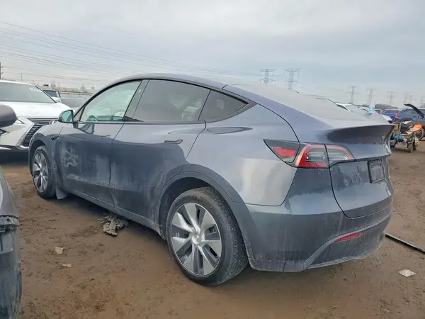 7SAYGDEE8PF880597 2023 TESLA MODEL Y - Image 2