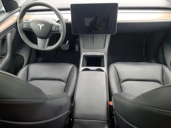 7SAYGDEE8PF880597 2023 TESLA MODEL Y - Image 8