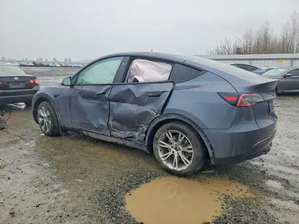 7SAYGDEE8PF880762 2023 TESLA MODEL Y - Image 2