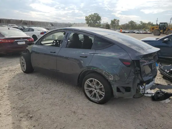 7SAYGDEE8PF882298 2023 TESLA MODEL Y - Image 2