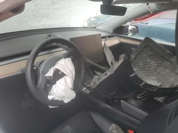 7SAYGDEE8PF886156 2023 TESLA MODEL Y - Image 8