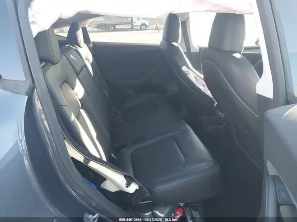 7SAYGDEE8PF886335 2023 TESLA MODEL Y - Image 8