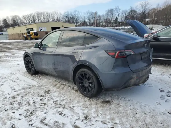 7SAYGDEE8PF888165 2023 TESLA MODEL Y - Image 2