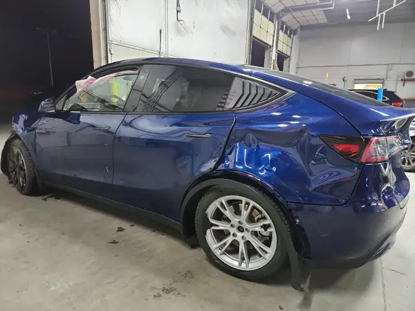 7SAYGDEE8PF889512 2023 TESLA MODEL Y - Image 2