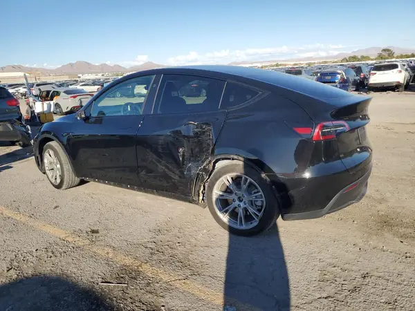 7SAYGDEE8PF898775 2023 TESLA MODEL Y - Image 2