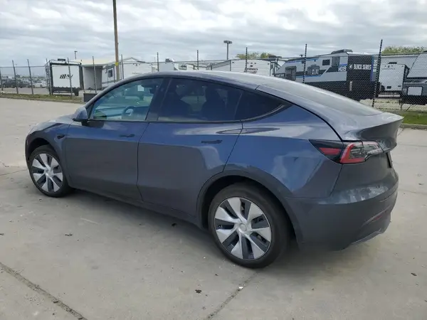 7SAYGDEE8PF899389 2023 TESLA MODEL Y - Image 2