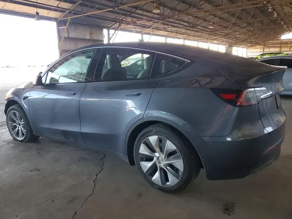 7SAYGDEE8PF903649 2023 TESLA MODEL Y - Image 2