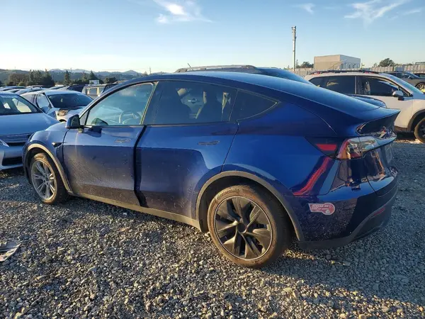 7SAYGDEE8PF909600 2023 TESLA MODEL Y - Image 2
