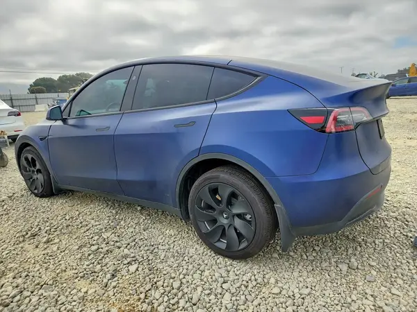 7SAYGDEE8PF915154 2023 TESLA MODEL Y - Image 2