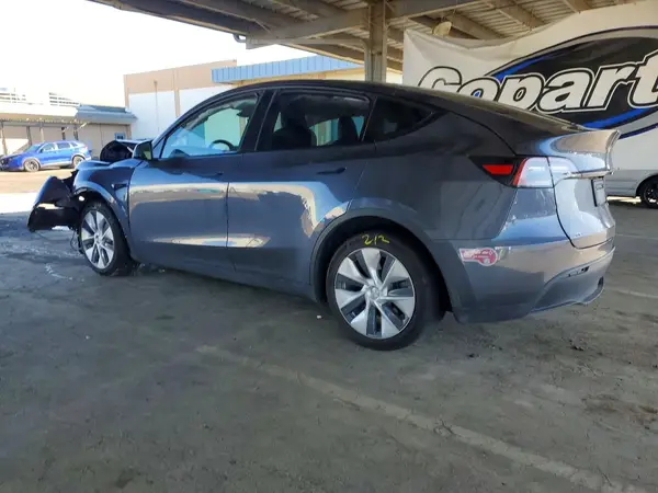 7SAYGDEE8PF920449 2023 TESLA MODEL Y - Image 2