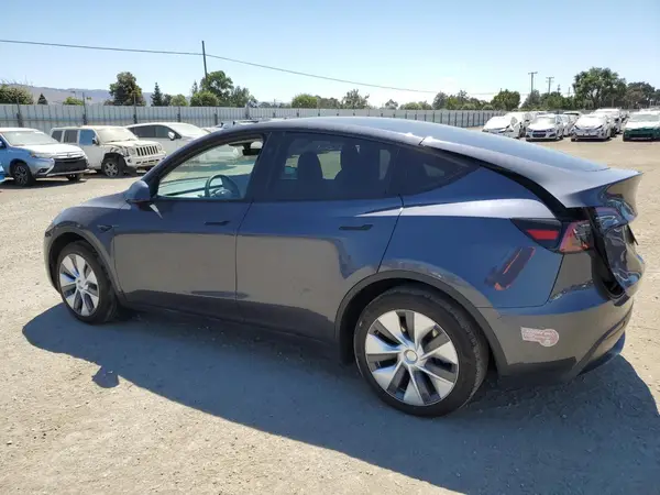 7SAYGDEE8PF924615 2023 TESLA MODEL Y - Image 2