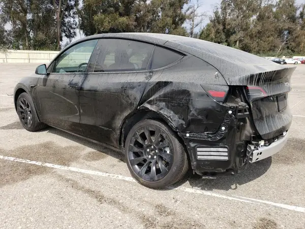 7SAYGDEE8PF928261 2023 TESLA MODEL Y - Image 2