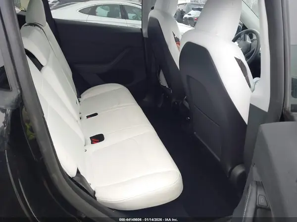 7SAYGDEE8RA214565 2024 TESLA MODEL Y - Image 8