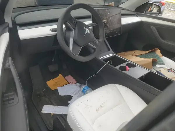 7SAYGDEE8RA219099 2024 TESLA MODEL Y - Image 8