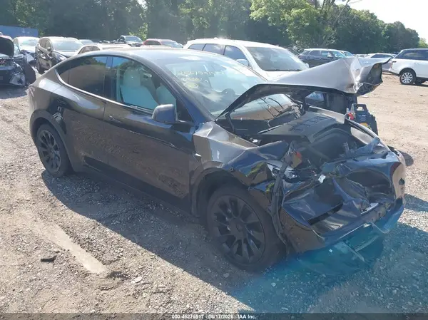 7SAYGDEE8RA219619 2024 TESLA MODEL Y - Image 1