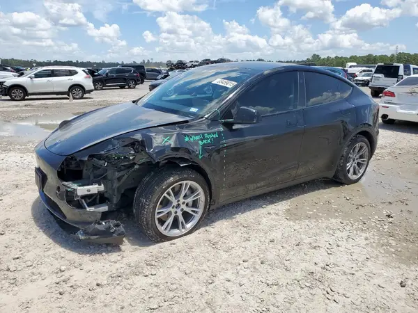 7SAYGDEE8RA220463 2024 TESLA MODEL Y - Image 1