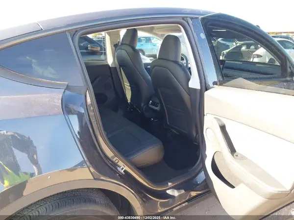 7SAYGDEE8RA226005 2024 TESLA MODEL Y - Image 8