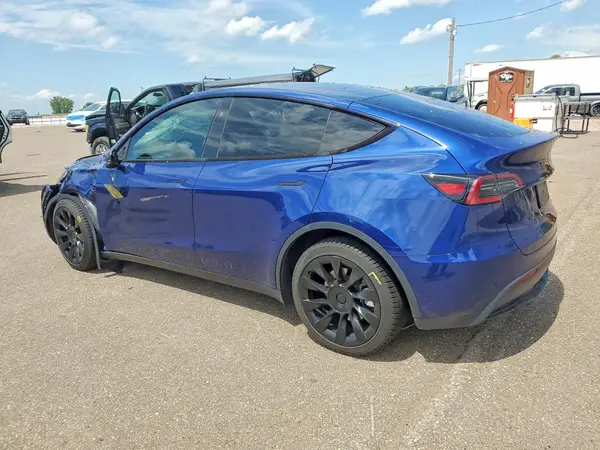 7SAYGDEE8RA227459 2024 TESLA MODEL Y - Image 2