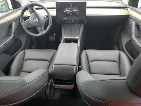 7SAYGDEE8RA233228 2024 TESLA MODEL Y - Image 8