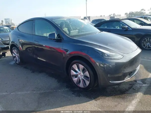 7SAYGDEE8RA233519 2024 TESLA MODEL Y - Image 1
