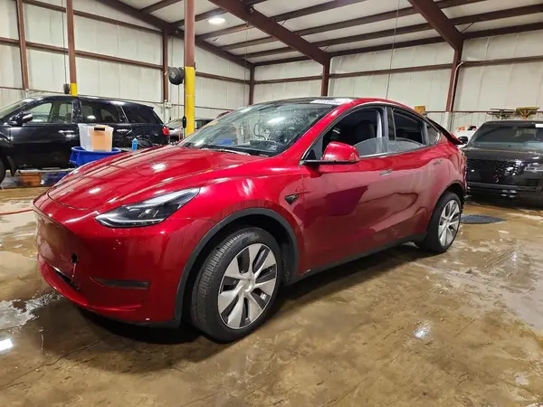 7SAYGDEE8RA234072 2024 TESLA MODEL Y - Image 1