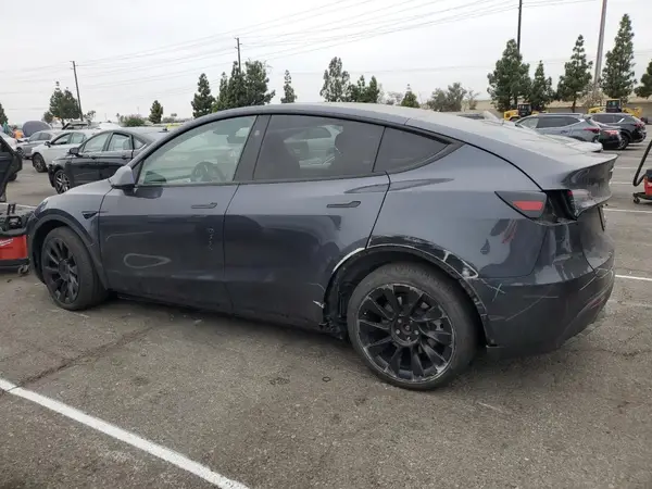 7SAYGDEE8RA234430 2024 TESLA MODEL Y - Image 2