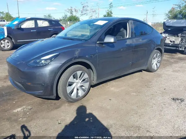 7SAYGDEE8RA234511 2024 TESLA MODEL Y - Image 2