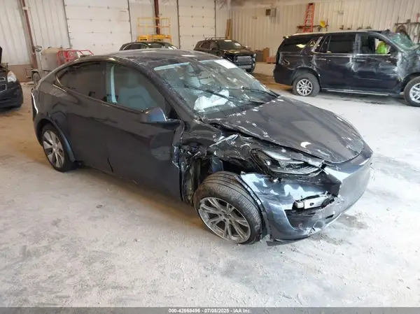 7SAYGDEE8RA235089 2024 TESLA MODEL Y - Image 1