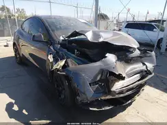 7SAYGDEE8RA237067 2024 TESLA MODEL Y