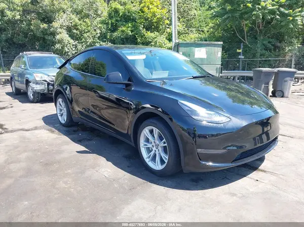 7SAYGDEE8RA237764 2024 TESLA MODEL Y - Image 1