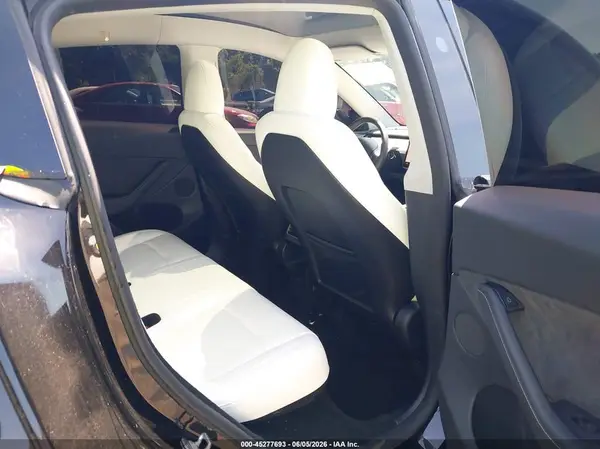 7SAYGDEE8RA237764 2024 TESLA MODEL Y - Image 8
