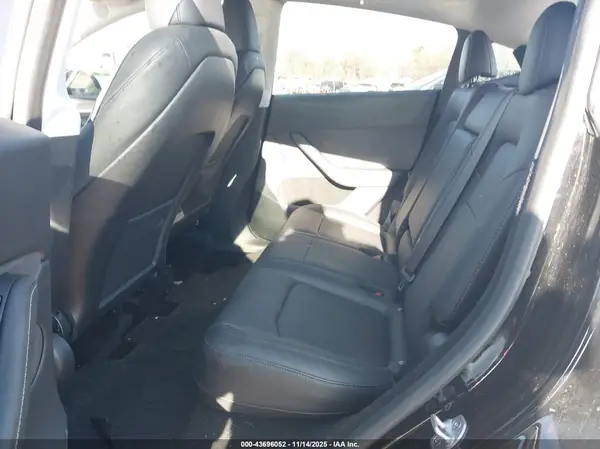 7SAYGDEE8RA237988 2024 TESLA MODEL Y - Image 8