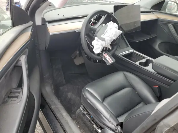 7SAYGDEE8RA238798 2024 TESLA MODEL Y - Image 8
