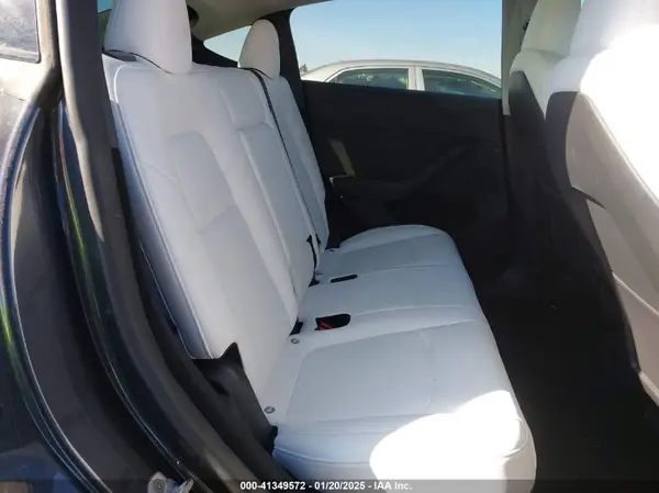 7SAYGDEE8RA238834 2024 TESLA MODEL Y - Image 8
